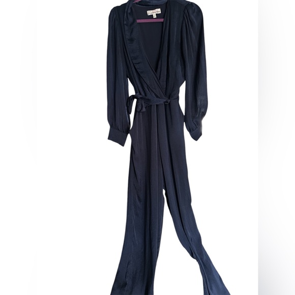 Adelyn Rae navy silky tie front jumpsuit NWOT Large (fits like Medium) - Picture 6 of 6
